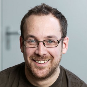 Portrait of Peter Schwabe, scientific director at MPI-SP