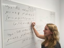Clara Schneidewind leitet die Heinz-Nixdorf-Forschungsgruppe für Kryptowährungen und Smart Contracts. Anfangs reizte sie an der Blockchain-Technik vor allem die mathematische Herausforderung, inzwischen motiviert die Informatikerin auch die wirtschaftliche und gesellschaftliche Relevanz des Themas.