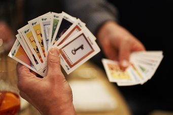 Ein besonderer Höhepunkt der diesjährigen Veranstaltung war das neuartige Networking-Konzept mittels individuell gestalteter HARRIS-Sticker. Ein besonderer Höhepunkt der diesjährigen Veranstaltung war das neuartige Networking-Konzept mittels individuell gestalteter HARRIS-Sticker.