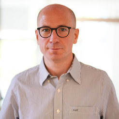 Porträt von Thorsten Holz, neuer wissenschaftlicher Direktor am MPI-SP
